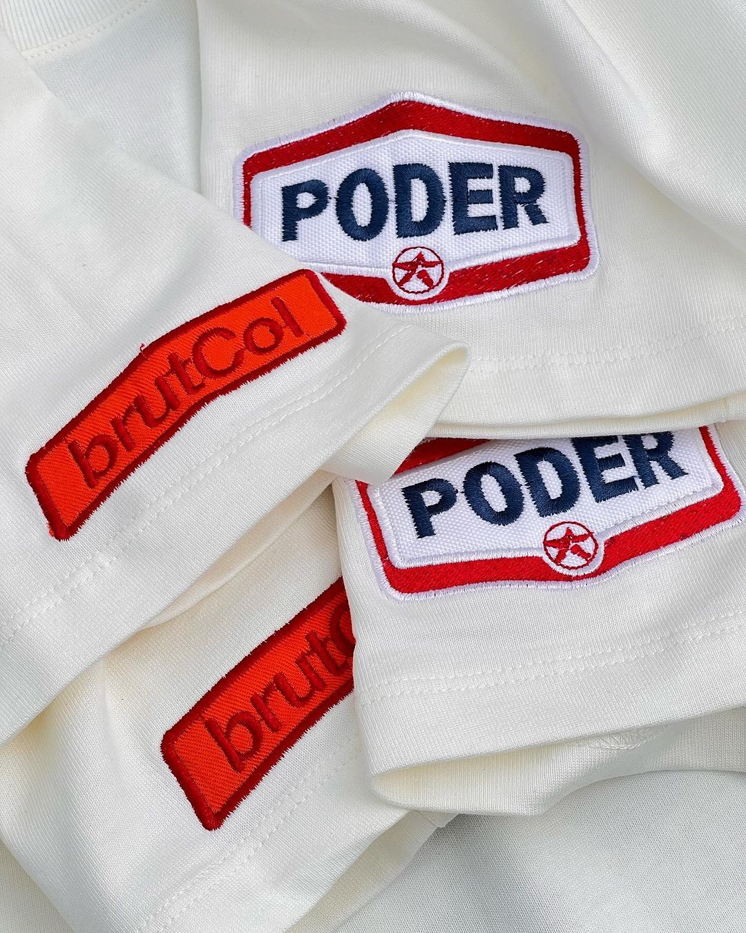 CAMISETA SIGUE INTENTANDO CREMA "PODER"