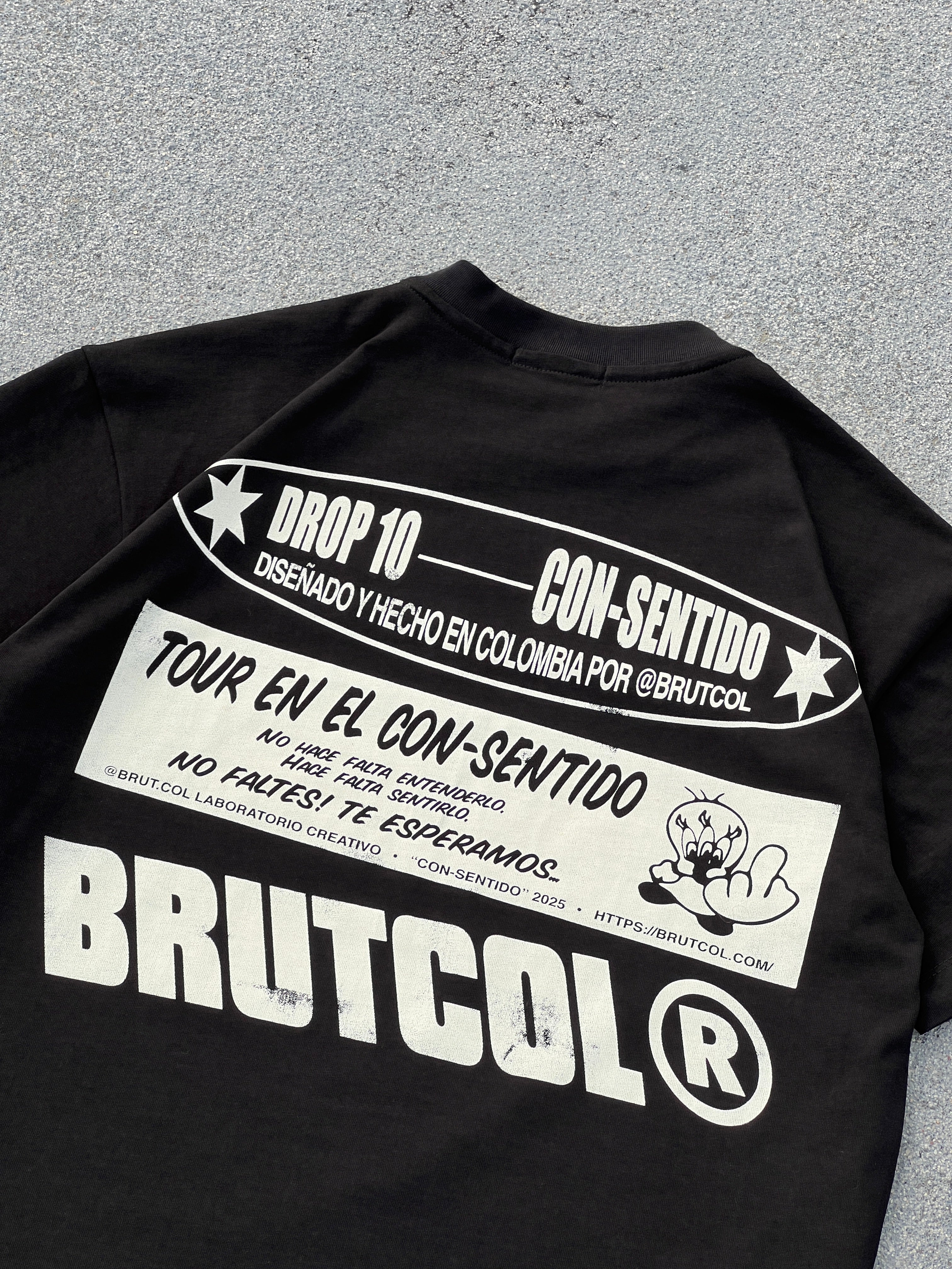 Camiseta Oversize Cropped Brutcol® “Tour en el Con-sentido” – Edición Limitada Drop 10