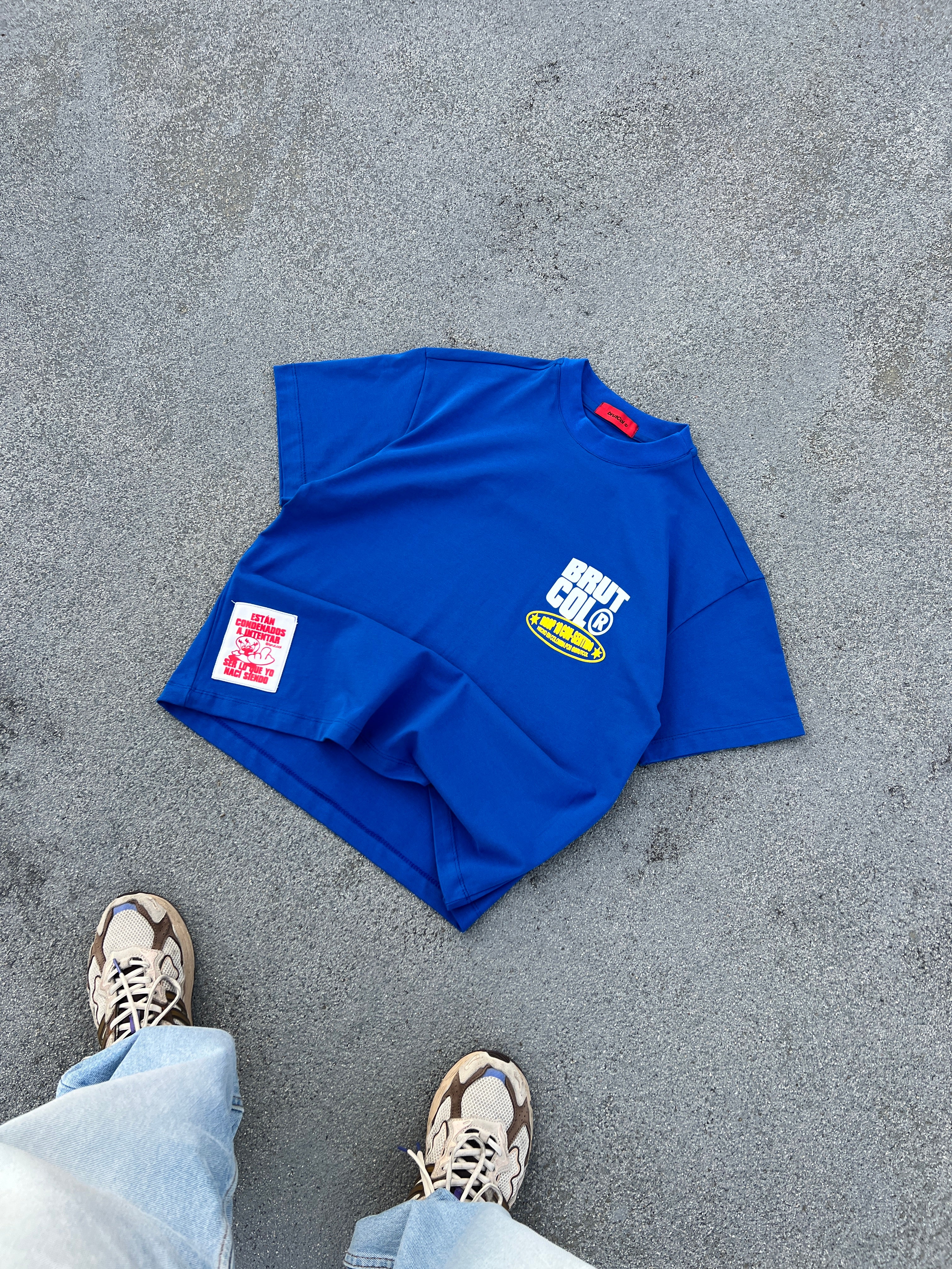 Camiseta Oversize Cropped Brutcol® “Tour en el Con-sentido” Azul – Edición Limitada Drop 10