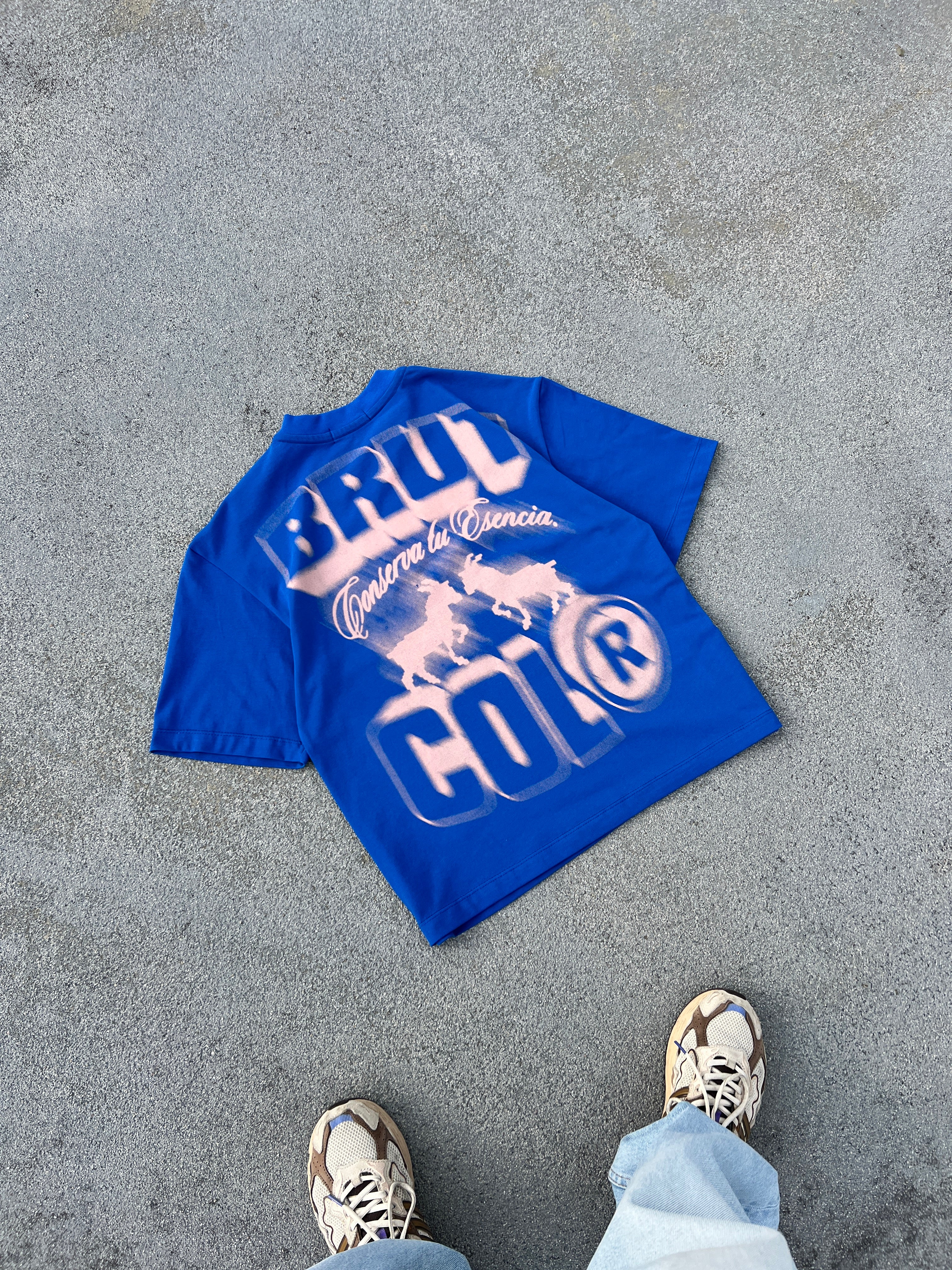 Camiseta Oversize Cropped Brutcol® “Conserva tu Esencia” Azul – Edición Limitada Drop 10