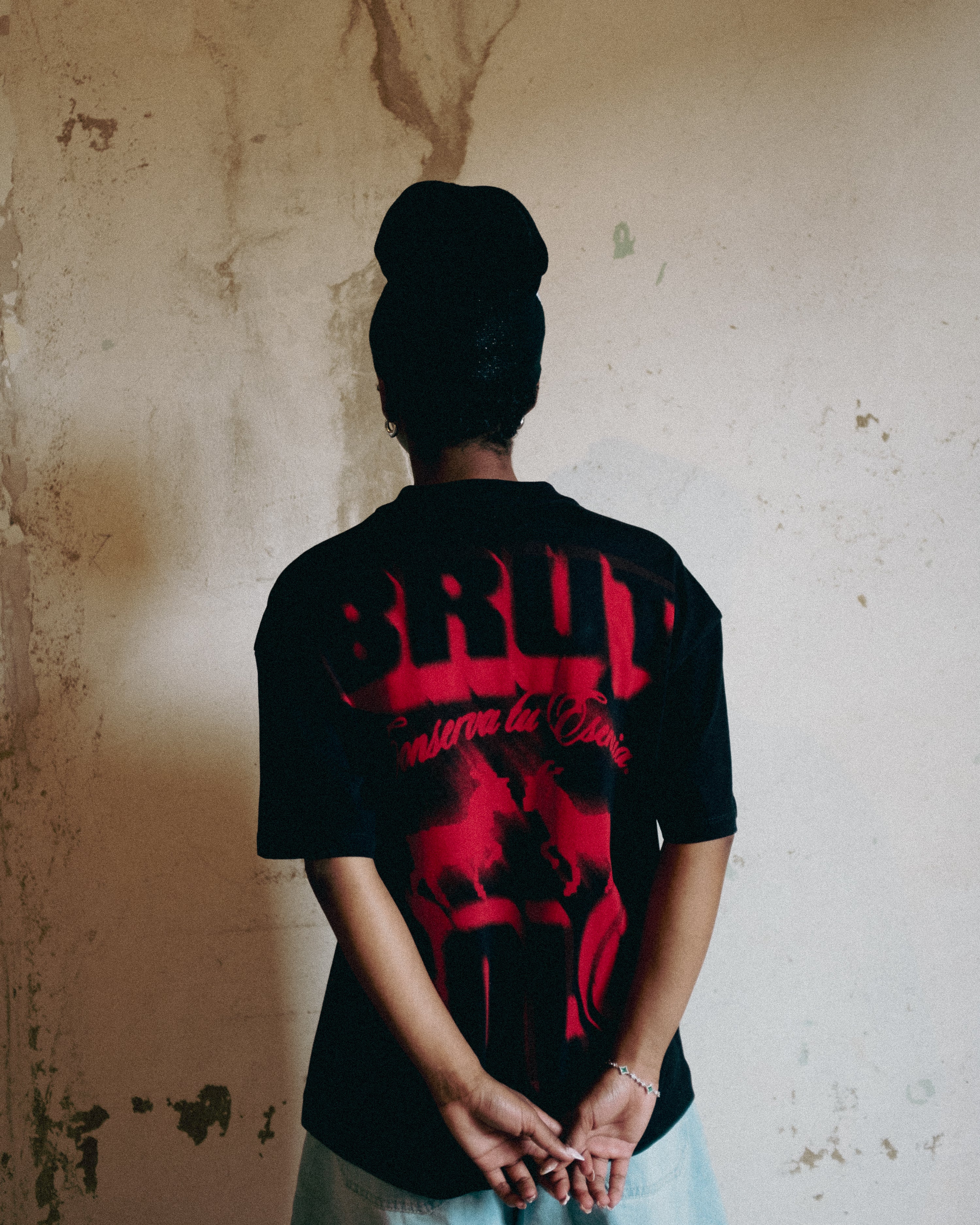 Camiseta Oversize Cropped Brutcol® “Conserva tu Esencia” – Edición Limitada Drop 10