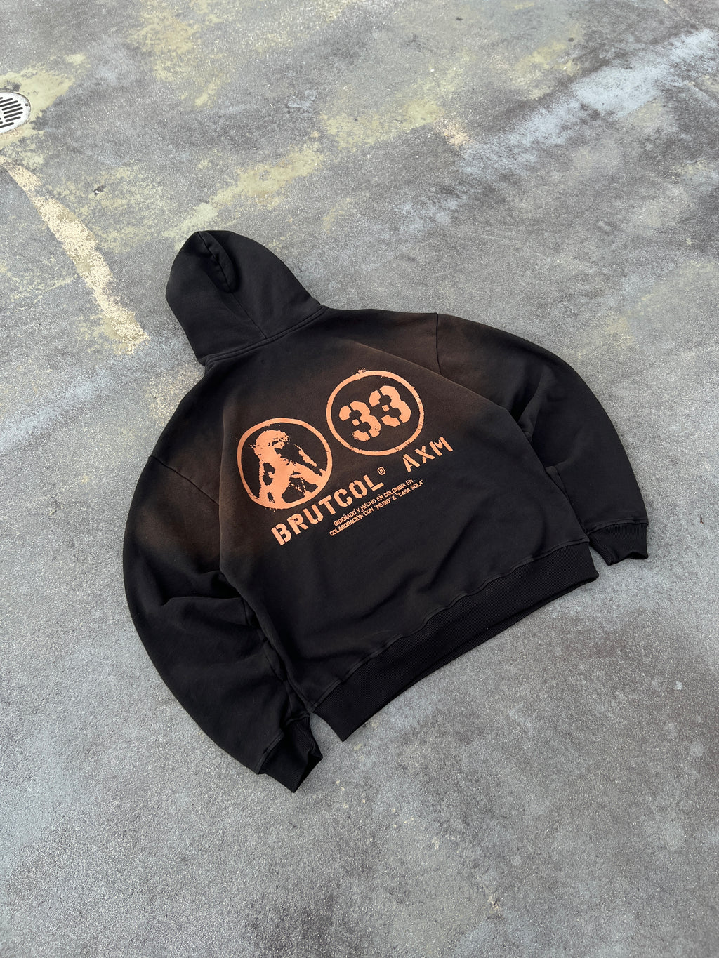 Hoodie Oversize Cropped Brutcol® x Mesio A.K.A Mesías – Negro Desgastado