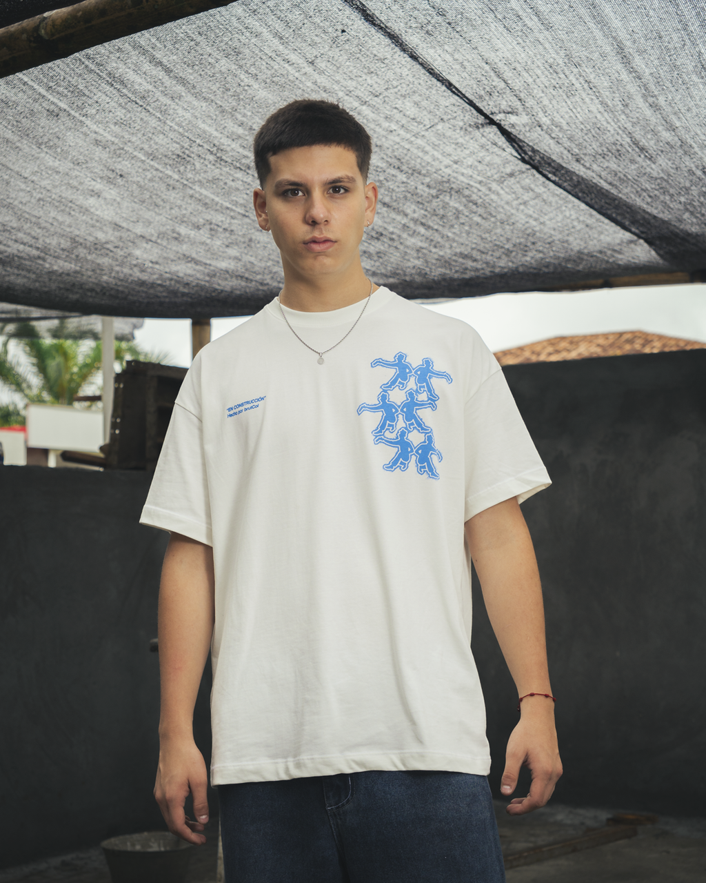 CAMISETA CREMA "EN CONSTRUCCIÓN"